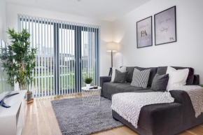 Pluxa Moonstone Metropolis Luxury Getaway in Birmingham City Centre